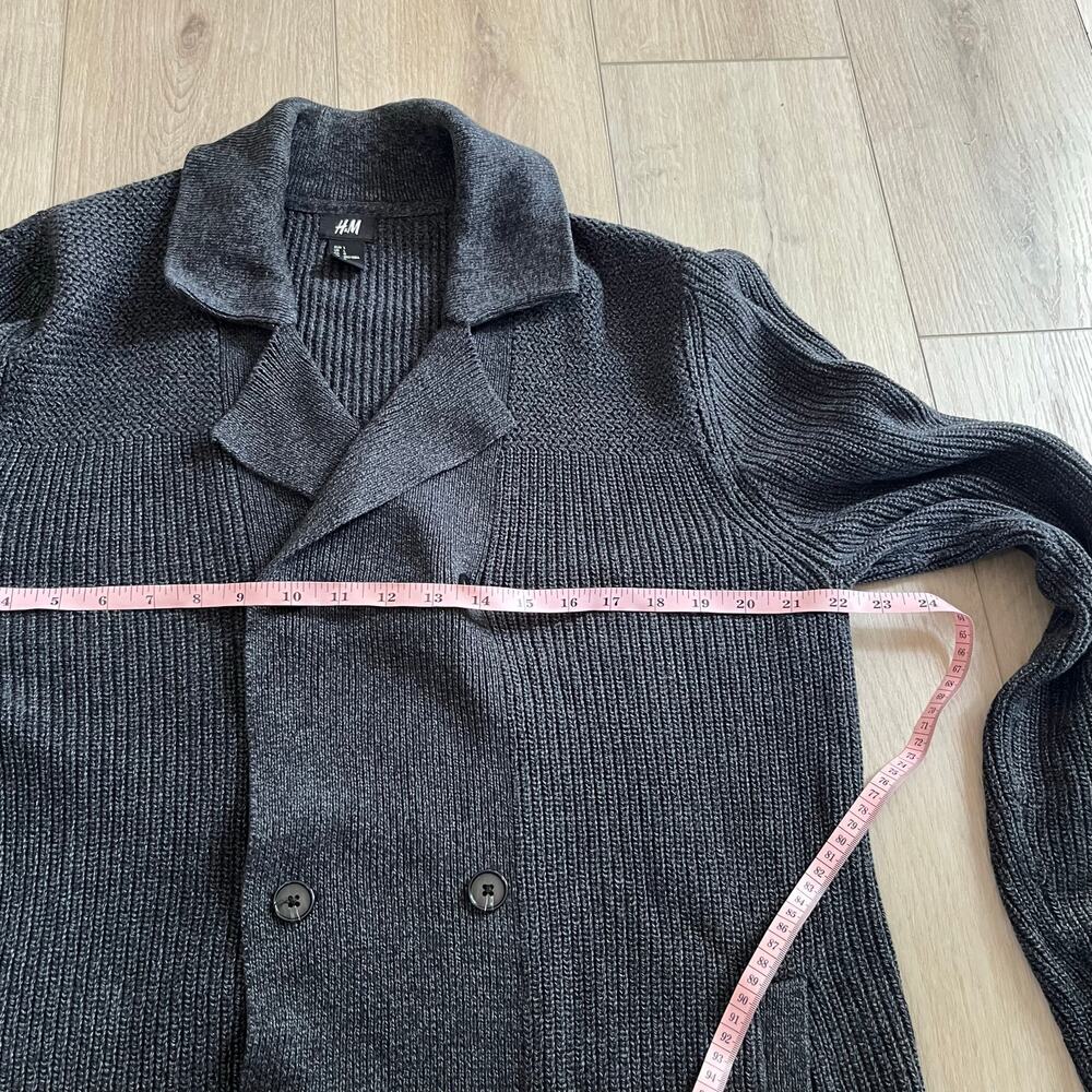 🩷 H&M Dark Gray Heavy Cable Knit Cardigan Sweater Sz L - Picture 7 of 8
